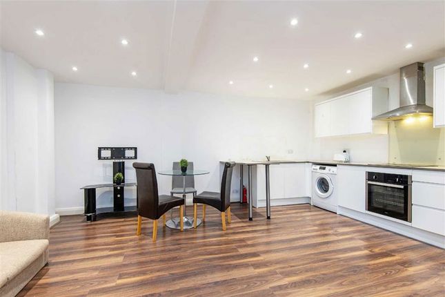 Flat 593, Park West, Edgware Road, London photo 2