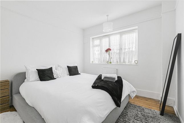 Flat 28, Brockham House,, Brockham Drive, London photo 3