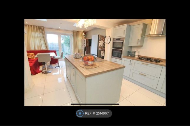 Nash Close, Sutton photo 2