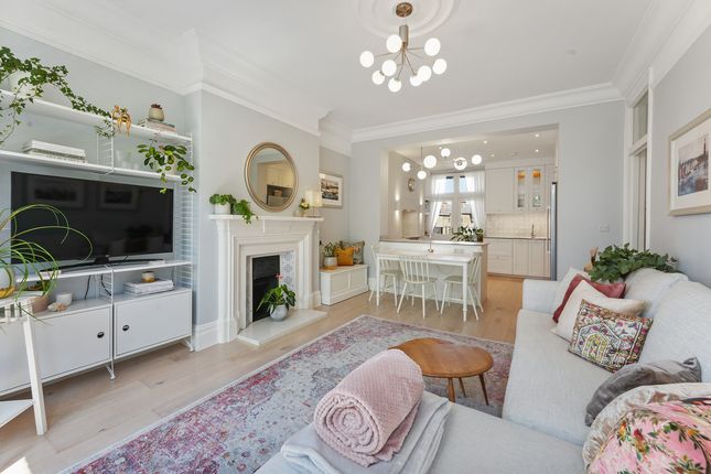 43 Cavendish Gardens, Trouville Road, Clapham South photo 2