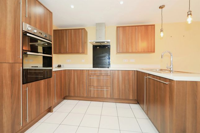 5, Housman Way, Kidderminster photo 2