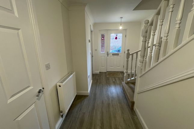 9 Cinnamon Close, Manchester photo 2