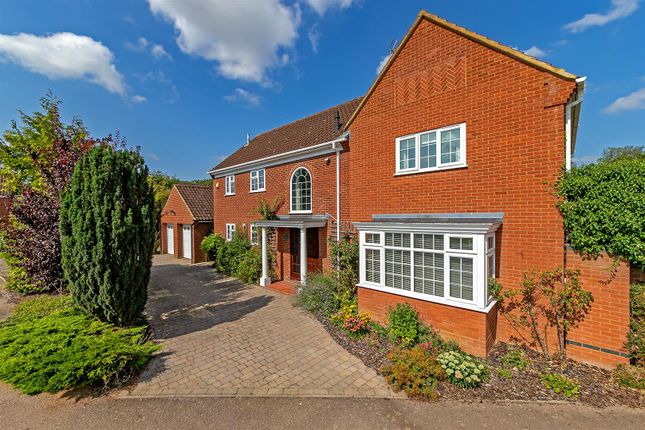 18Burghleyclose-13.Jpg