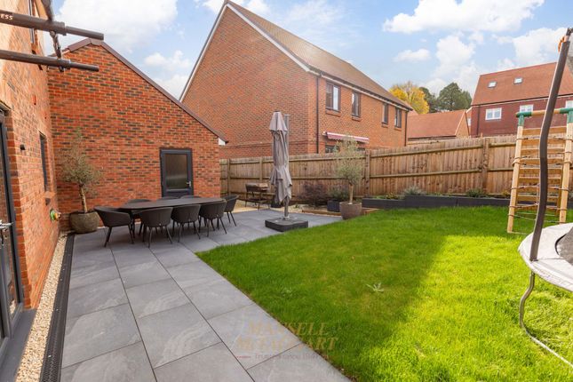 7 The Rushets, East Grinstead photo 2
