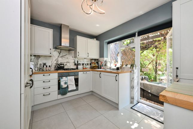 12, Bell Lane, Broxbourne photo 4
