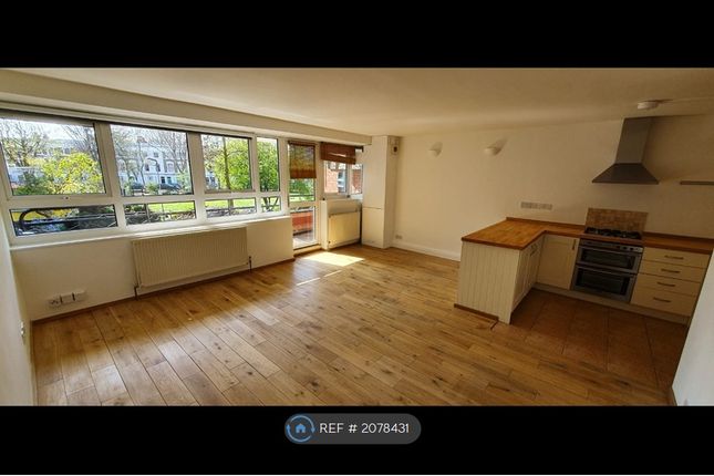 Thumbnail Flat to rent in Bullen St, London