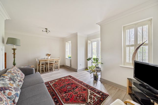 29, St. Martins Mews, Pyrford photo 2