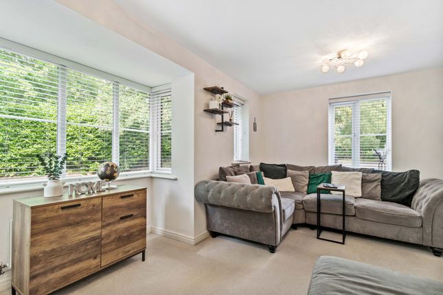 15 Wedgwood Drive, Warrington photo 3
