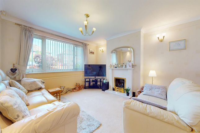 11, Royden Crescent, Billinge photo 2