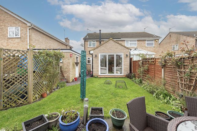 Semi-detached house for sale in Alzey Gardens, Harpenden