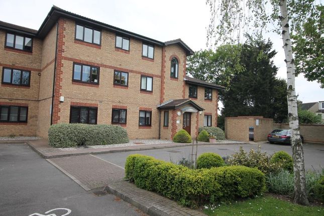 Thumbnail Flat to rent in Hutchins Close, Hornchurch, Essex