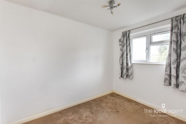 Flat for sale in Chetwode Road, Tadworth