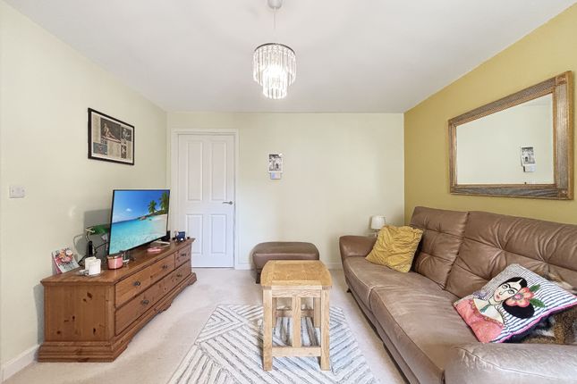 63, Challis Close, Sawston photo 4