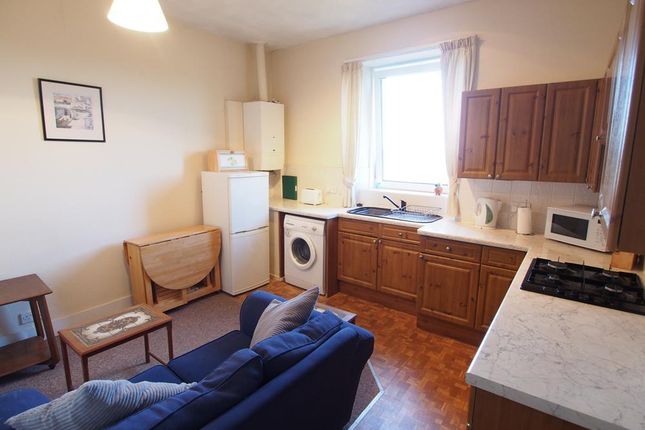 Flat to rent in Great Northern Road (Tr), Top Right