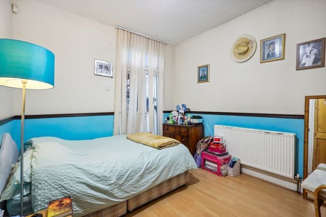 Semi-detached house for sale in Purley Way, Croydon