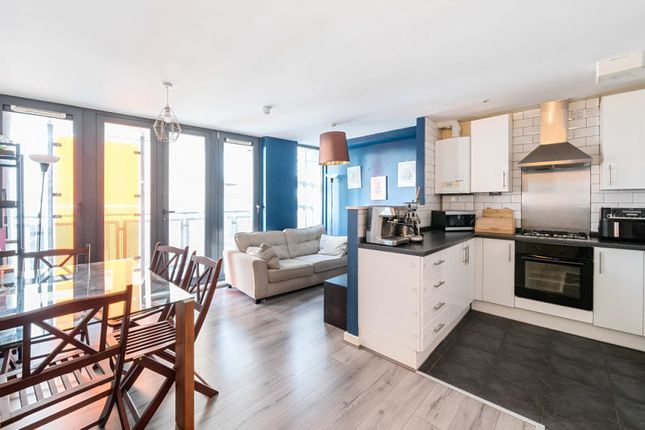 Thumbnail Flat for sale in Taylor Place, London