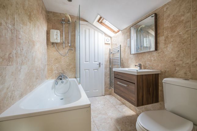 Flat 2, 73 Beckwith Road, London, London photo 4