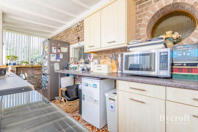 15, Plumtrees, Lowestoft photo 3