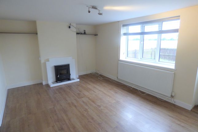 End terrace house to rent in Low Street, Ilketshall St. Margaret, Bungay