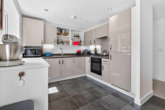 20, Peregrine Way, St. Albans photo 4