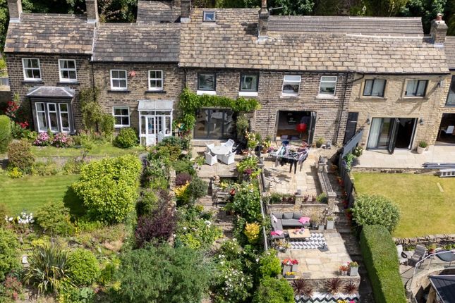 18, Slant Gate, Huddersfield photo 3