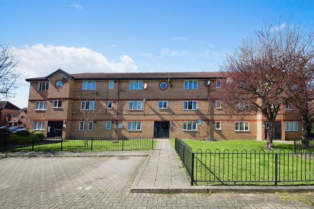 39, Harrier Way, London photo 3