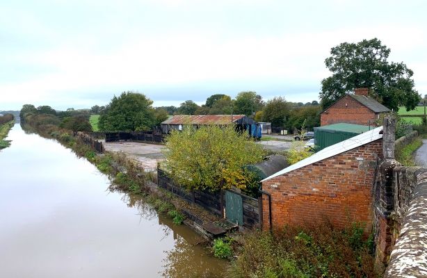 Commercial property to let in Orwell's Coal Yard, Victoria Wharf, Market Drayton, Shropshire