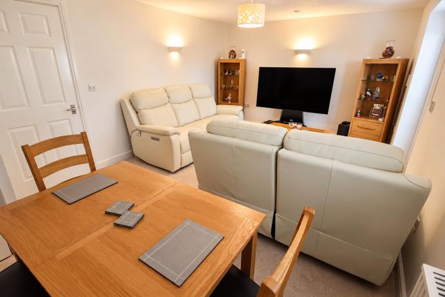 Sydney Wood Court, Chippenham photo 4