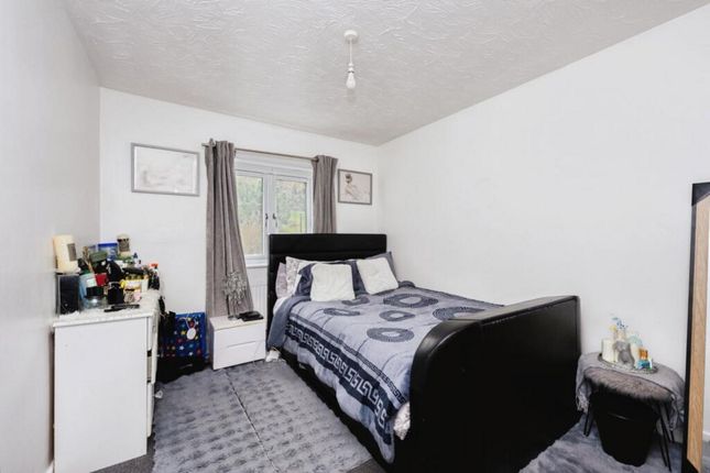 Flat Flat 5, 60, Godstone Road, Kenley photo 2