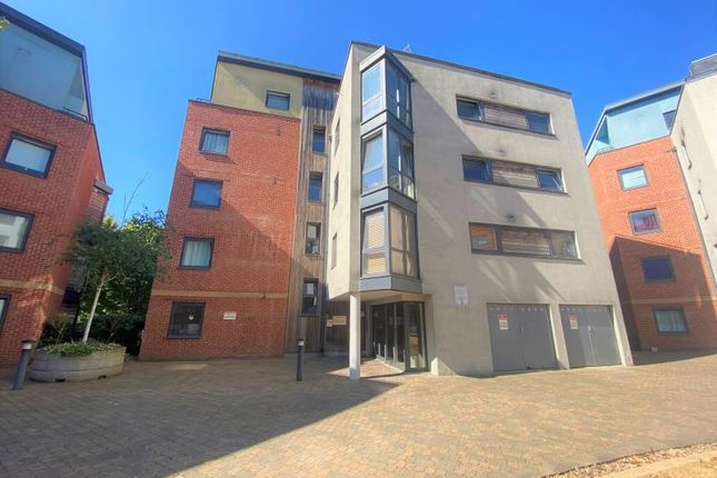 Flat to rent in Southwell Park Road, Camberley