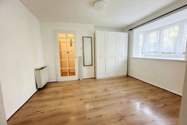110, Pempath Place, Wembley photo 2