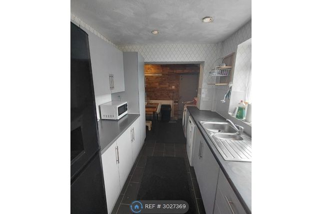 Broad Lane, Rochdale photo 4