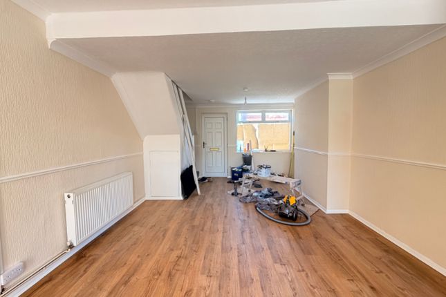 8, Sutton-in-Ashfield photo 3
