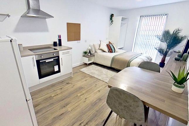 Studio flat on 17 Clare Court, Clare Street, Nottingham, £737/mo