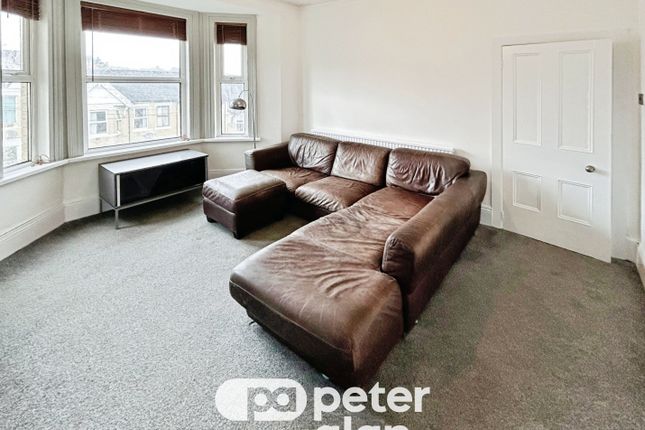69b, NEWPORT photo 2