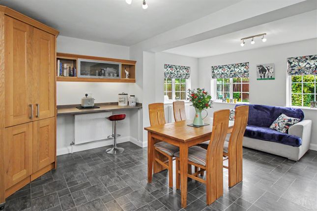8, Furnells Close, Raunds photo 3