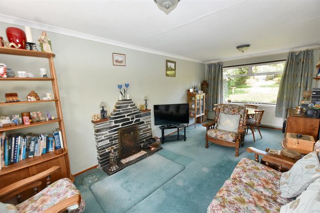 17, Trevingey Close, Redruth photo 2