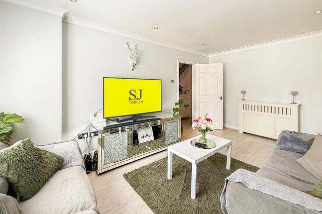 19, Primrose Walk, Southminster photo 4