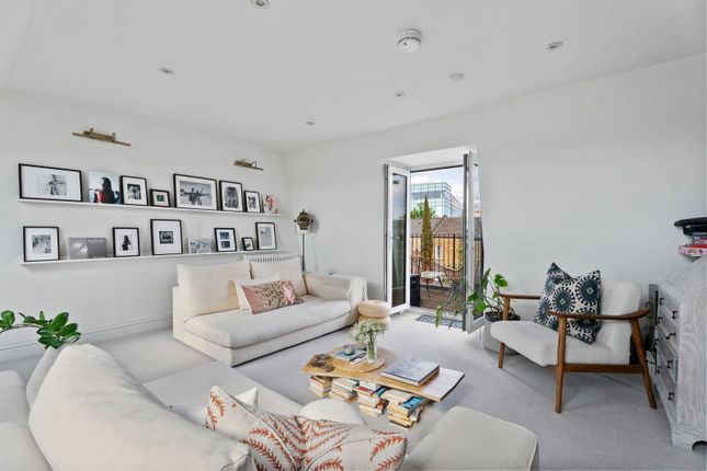5,Triplex Flat, Macfarlane Road, London photo 4