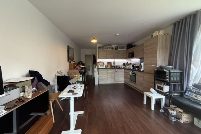 2-bed flat on Flat 104 Copenhagen Court, Pell Street, London, £550,000