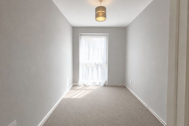 19, Lupin Drive, Chelmsford photo 5