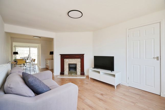 17, Kenmore Crescent, Leicestershire photo 4