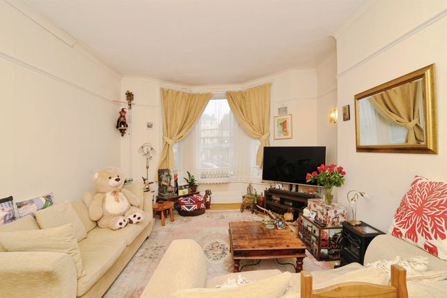 Flat 2, 29, Carisbrooke Road, St. Leonards-On-Sea photo 4