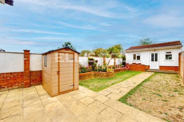 Kings Avenue, Greenford photo 3