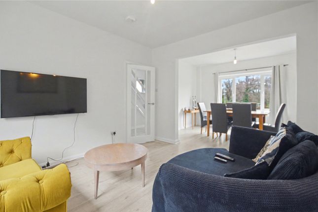 3, Huby Banks, Leeds photo 2