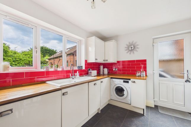11, Garbutt Close, Hull photo 3