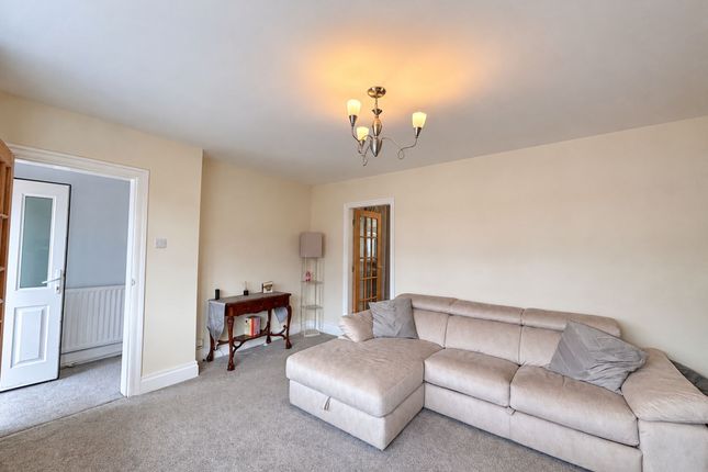 16 Suffolk Road, Southport photo 3
