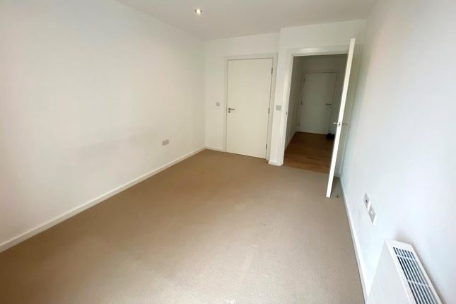2 Warlingham House, Garfield Road, Addlestone photo 4