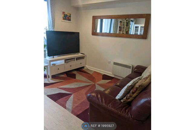Flat to rent in Bridge House, Croydon