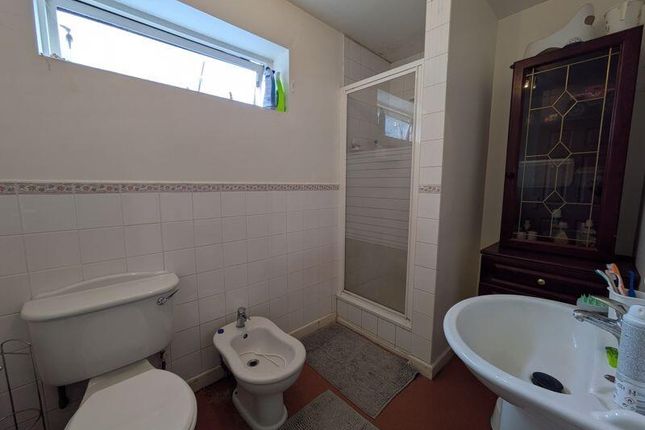 A Clean And Well-Maintained Bathroom Featuring A T...